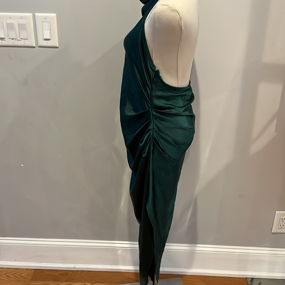 Green evening gown - Picture 2 of 4